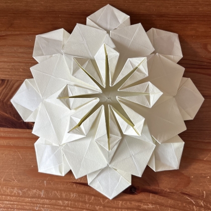 Roseton by Vicente Palacios, folded by M. Sirgo 